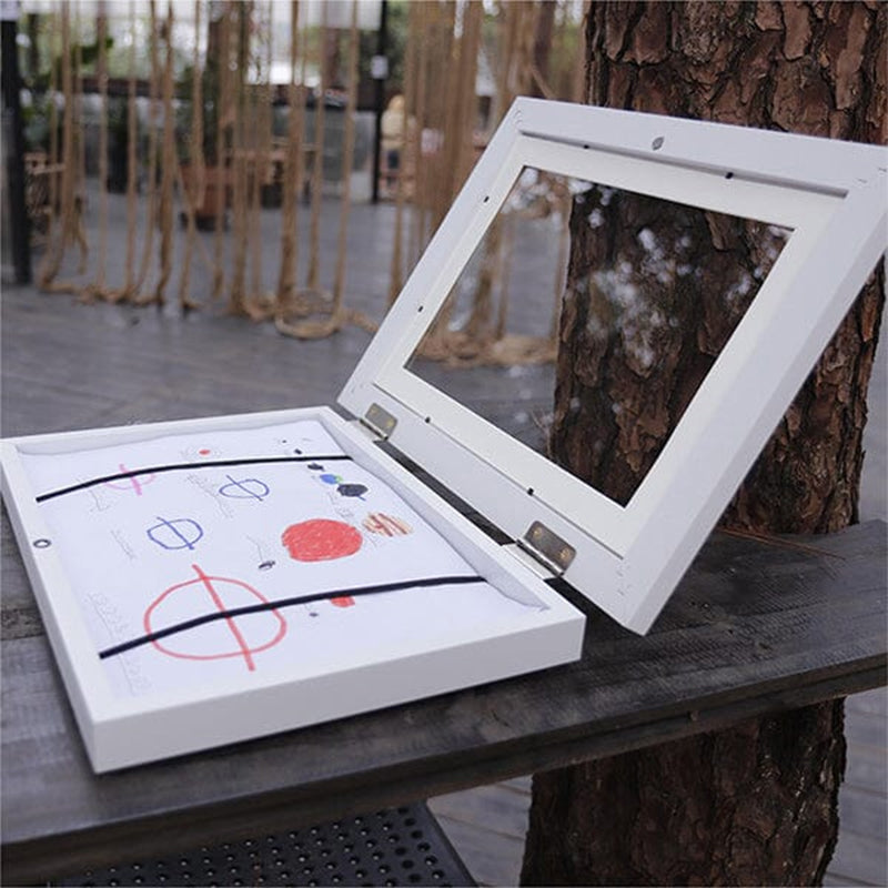 Art frame for children: display and preserve their creations